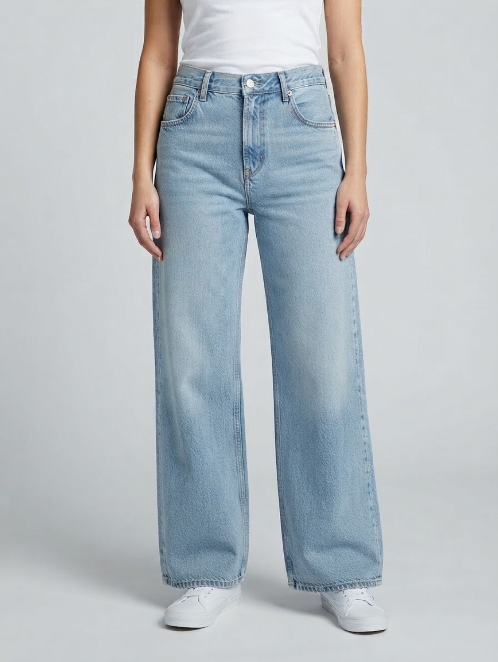 S.O.N.G. Wide Leg Baggy Jeans 28 Light Wash Y2K NWT